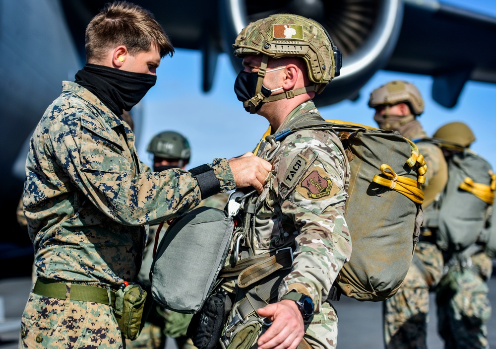 Joint airdrop mission in Hawaii