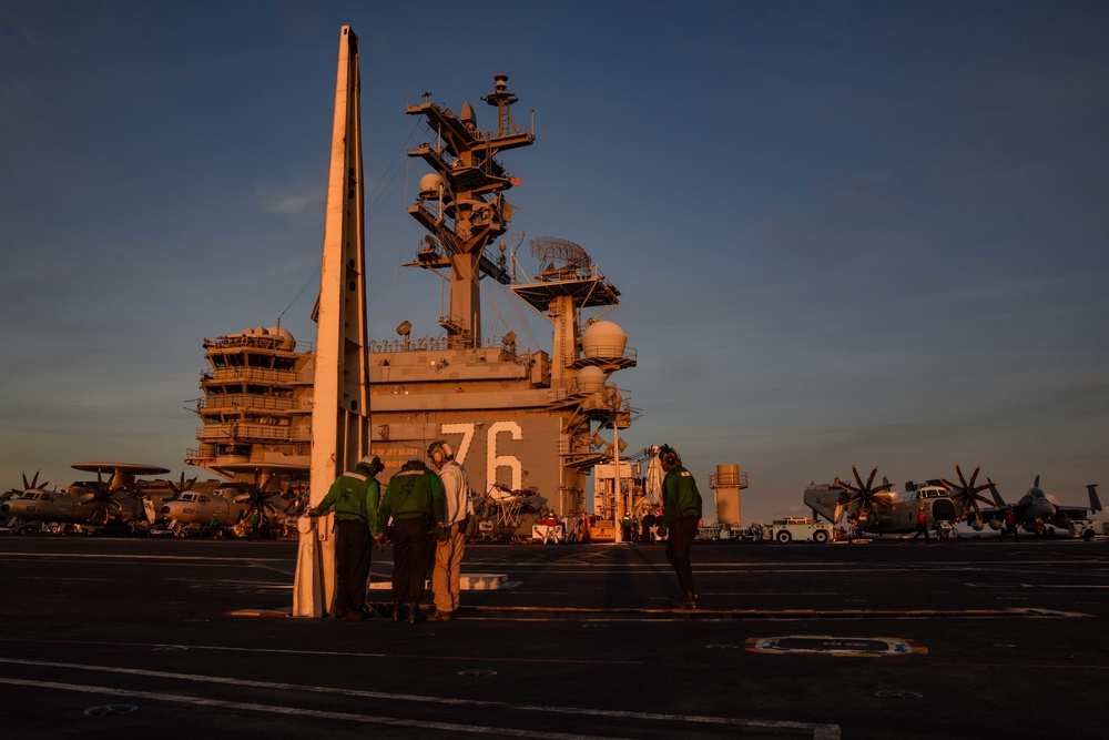 USS Ronald Reagan (CVN 76) Sailors Perform Routine Flight Operations