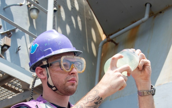 Stout Conducts Operations in the Arabian Gulf