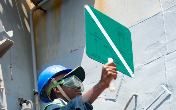 Stout Conducts Operations in the Arabian Gulf