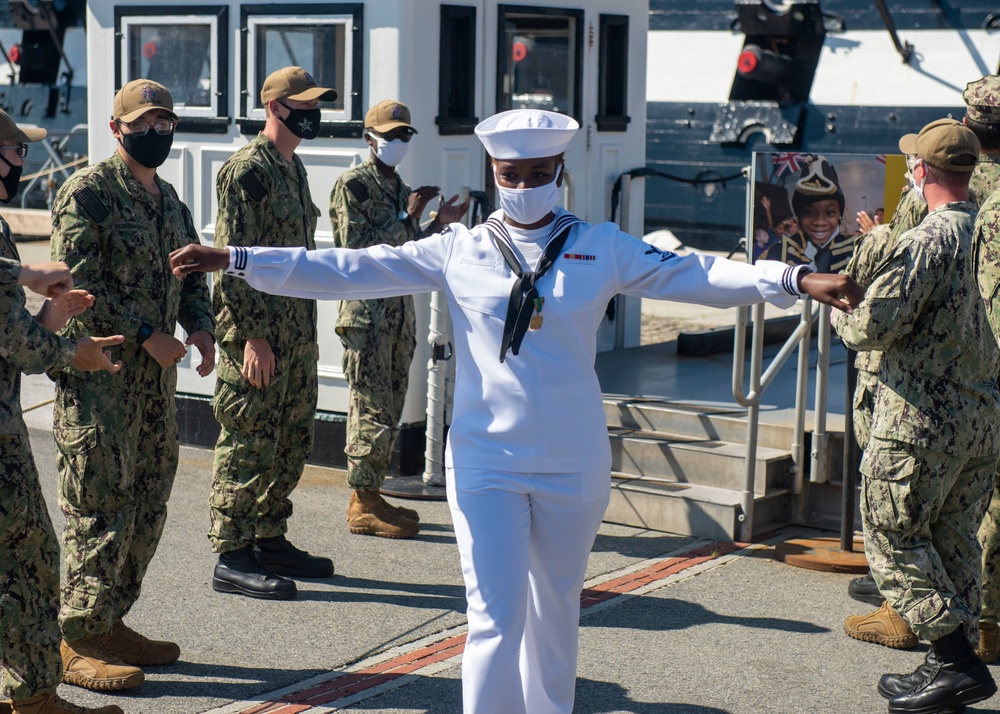 AZ3 Wright bids Farewell to the crew