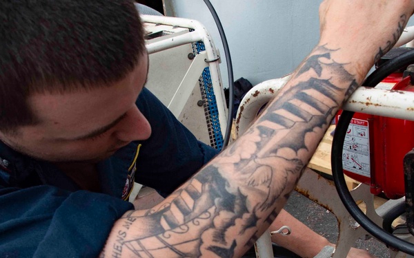 Stout Conducts Operations in the Arabian Gulf