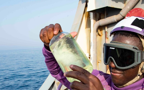 Stout Conducts Operations in the Arabian Gulf