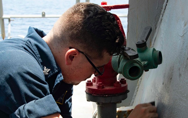 Stout Conducts Operations in the Arabian Gulf