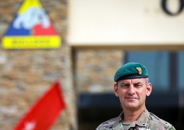 British Army general helps lead 1st Armored Division