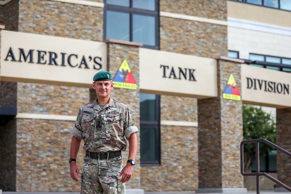 British Army general helps lead 1st Armored Division