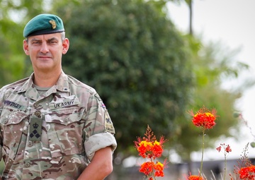British Army General helps lead 1st Armored Division