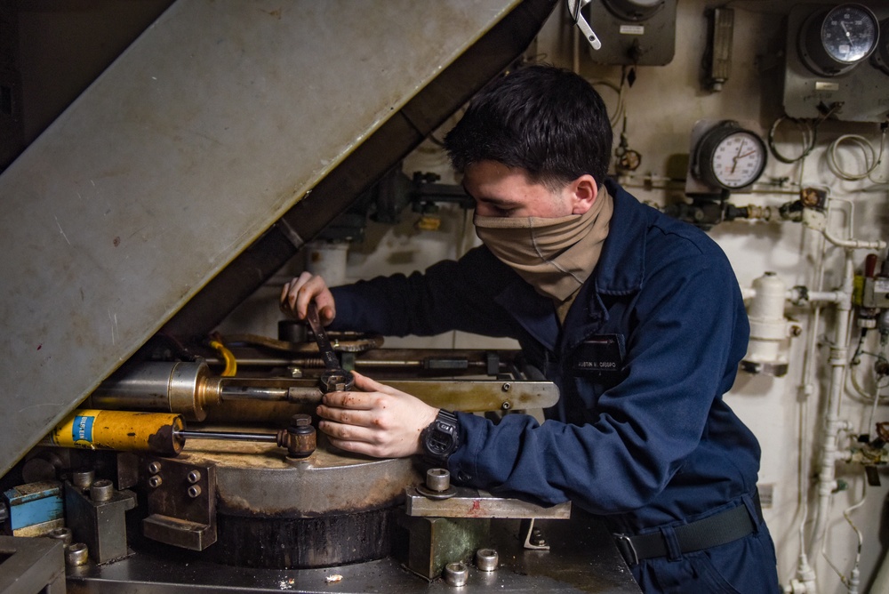USS Ronald Reagan (CVN 76) Sailors Perform Routine Maintenance Across The Ship