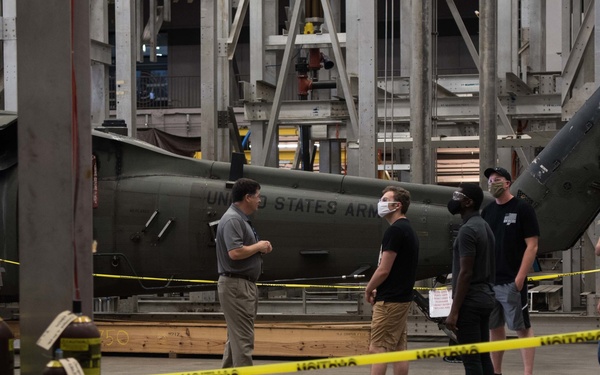 Maintenance Airmen visit WSU’s National Institute for Aviation Research