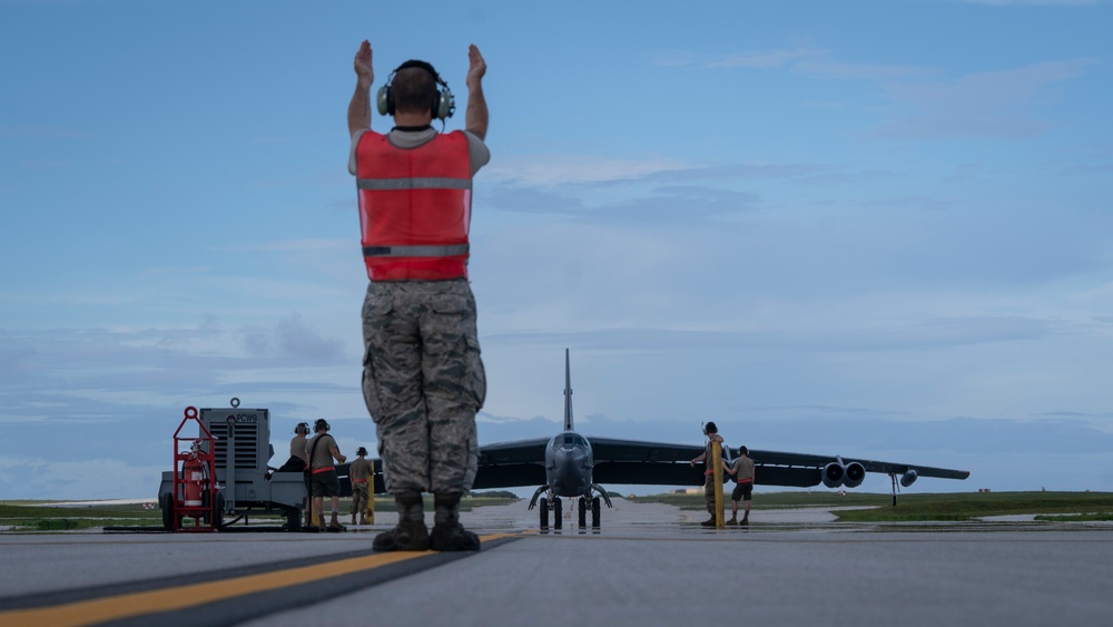 B-52 arrives at Andersen