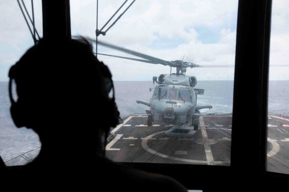 MH-60R Lands Aboard USS Ralph Johnson