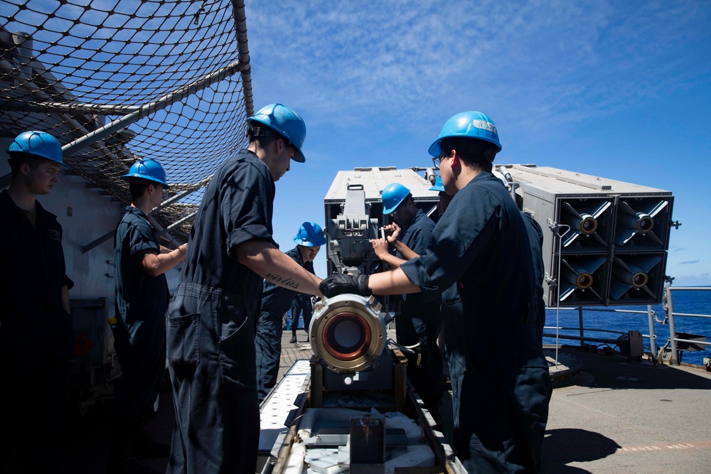 USS Bataan (LHD 5) Missile Dowload