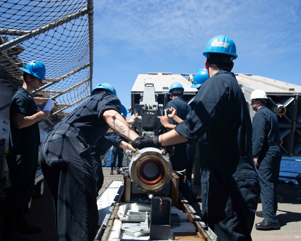 USS Bataan (LHD 5) Missile Dowload