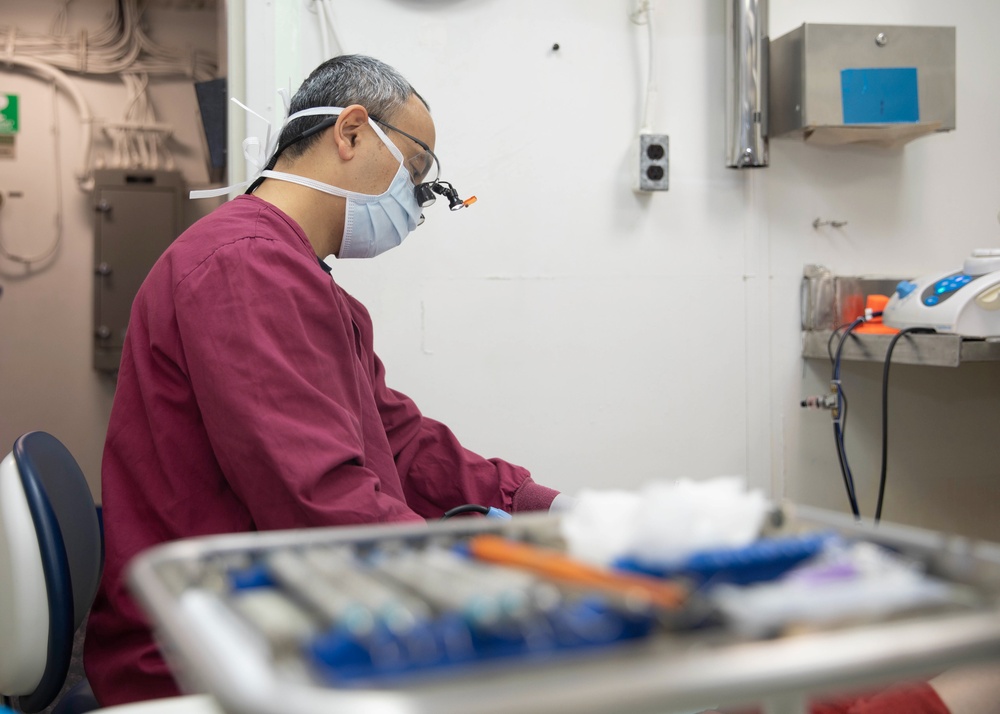 USS Bataan (LHD 5) Dental