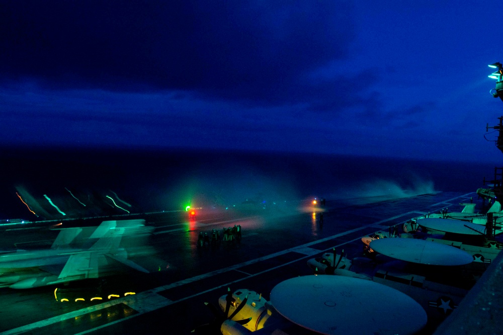 USS Ronald Reagan (CVN 76) Night Operations