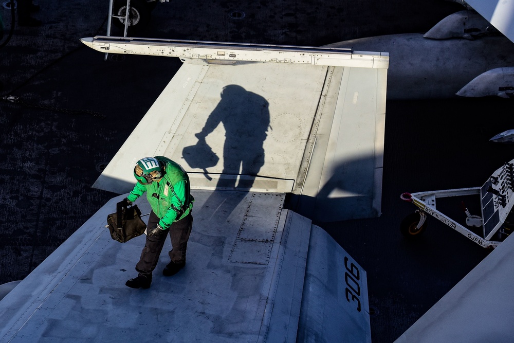 USS Ronald Reagan (CVN 76) Flight Operations