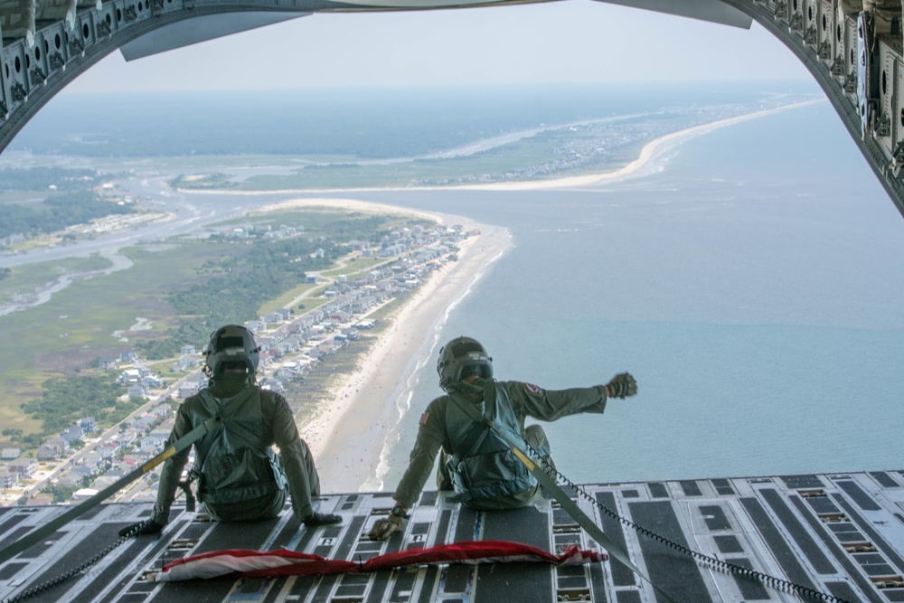 Team Charleston flies in Salute from the Shore