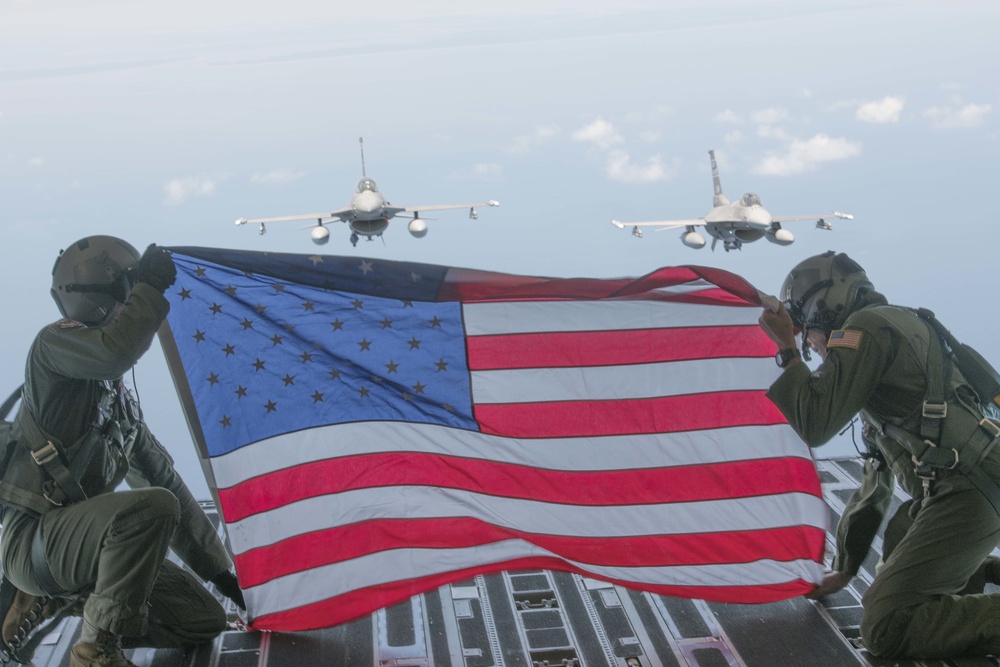Team Charleston flies in Salute from the Shore