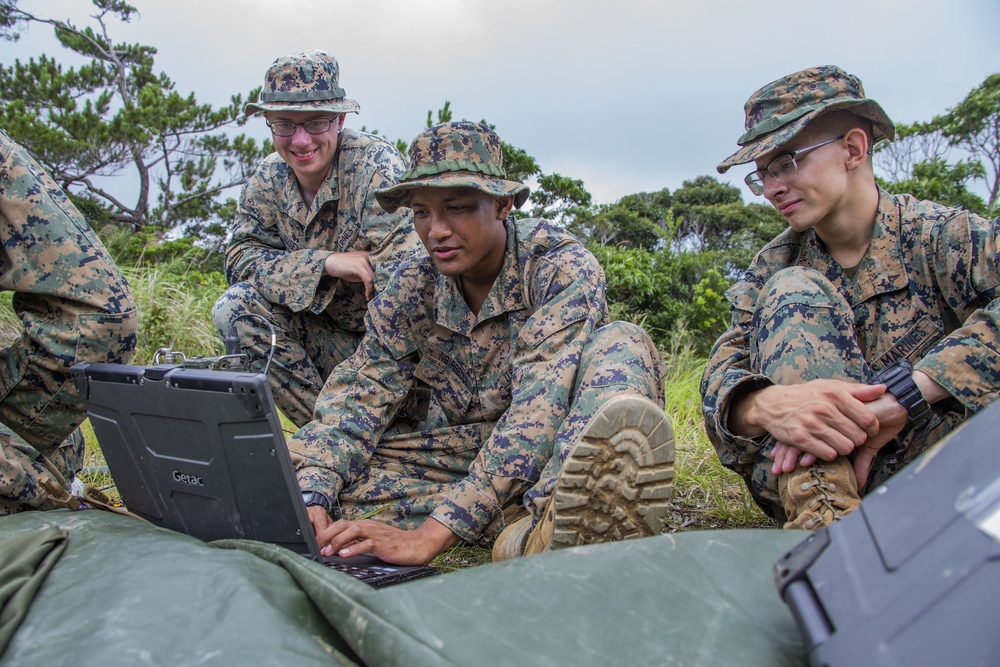 31st MEU radio operators conduct communication exercise