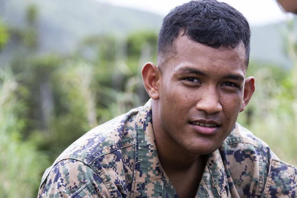 31st MEU radio operators conduct communication exercise