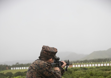 Ready? Aim! | Okinawa Marines qualify in marksmanship tables one and two