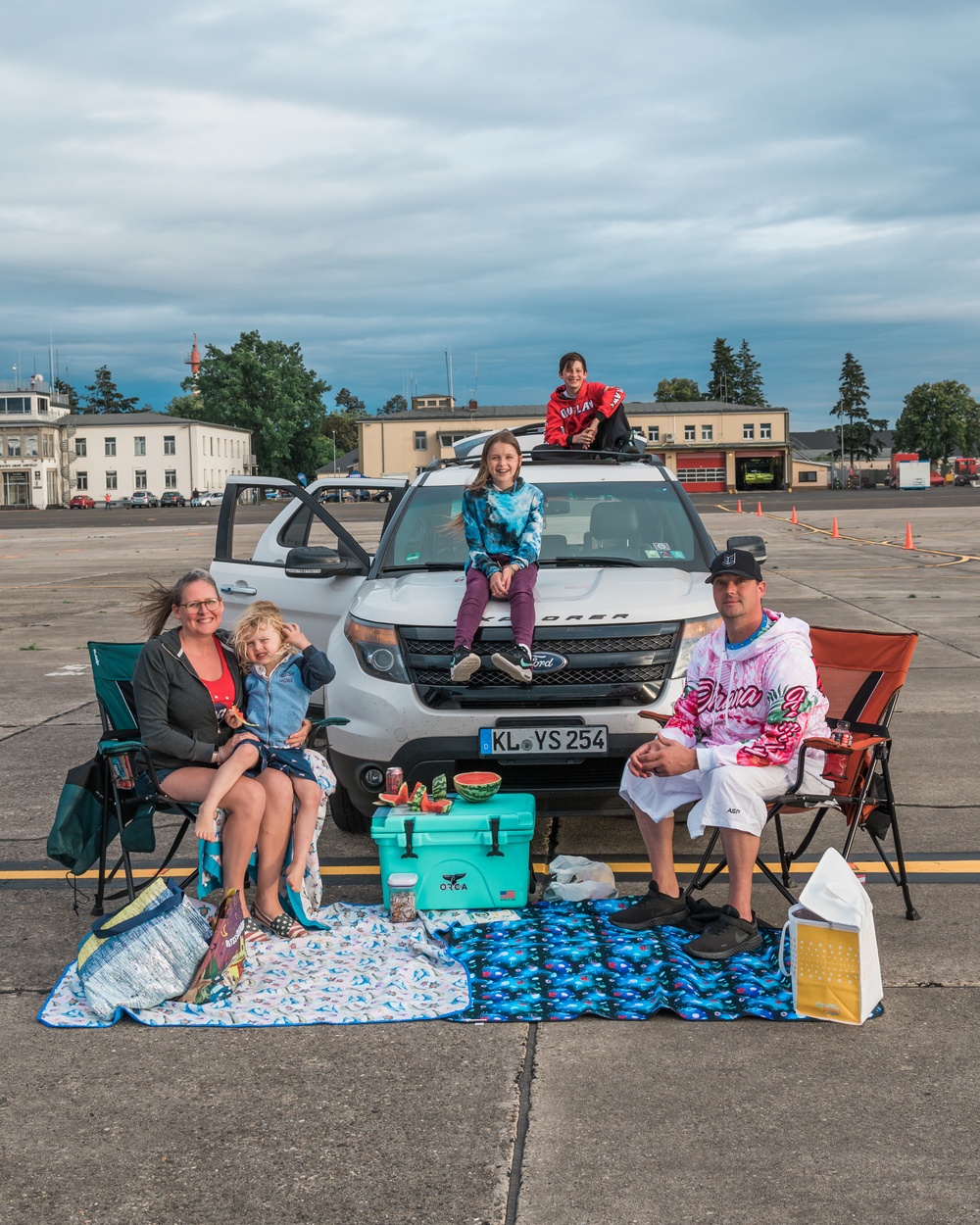 Garrison celebrates nation’s independence with drive-in fireworks event