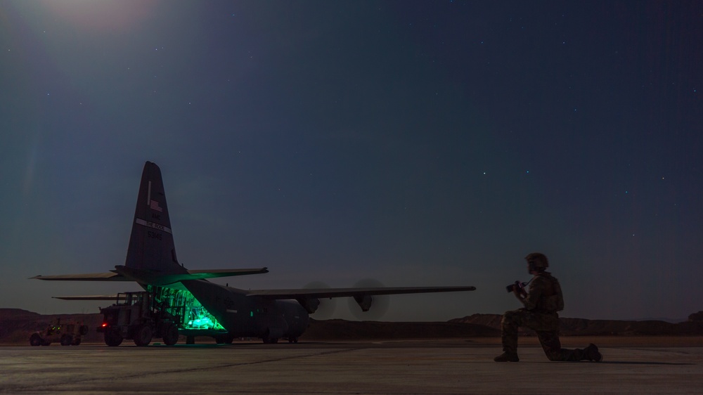 Combat Camera documents strategic airlift