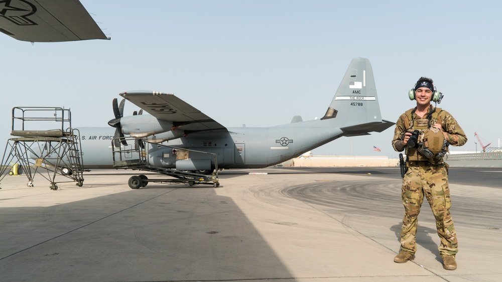 Combat Camera documents strategic airlift