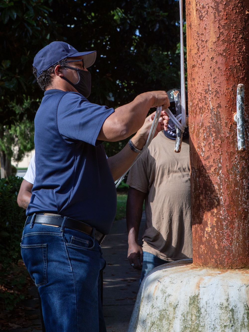 VET-ERG Partners with NNSY to Restore Flagpoles Across the Base