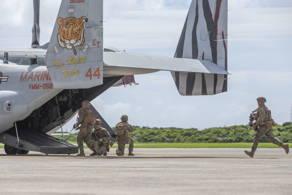 2/4 Marines conduct aviation interoperability training
