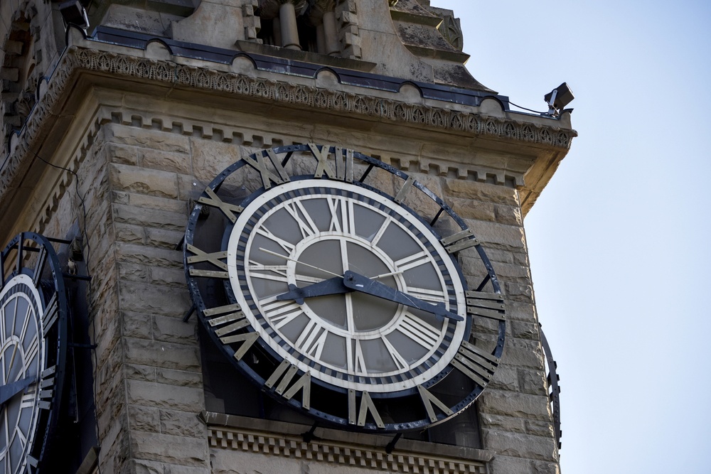 180FW Airman Fixes Courthouse Clock