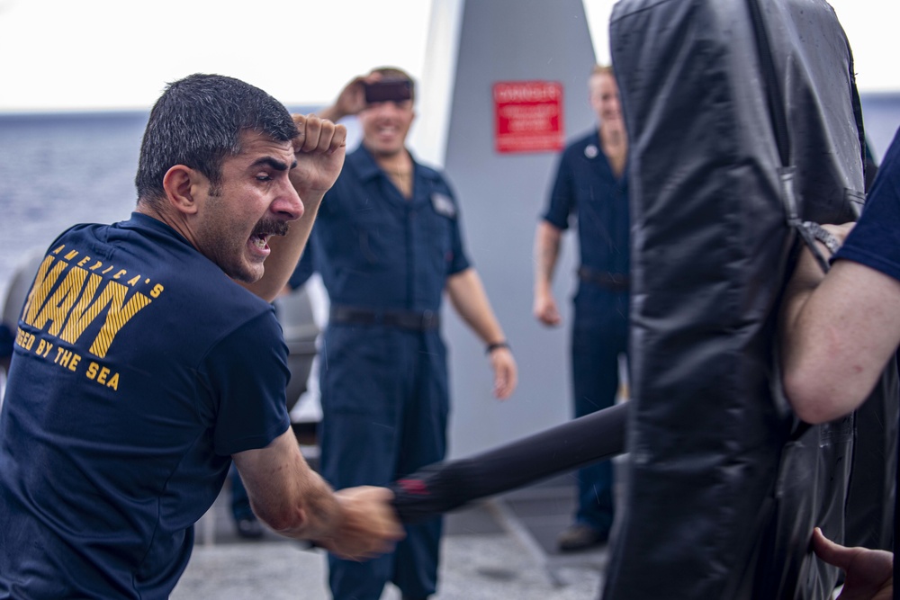 Sailors take part in SRF-B course