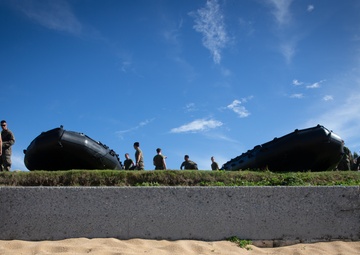 On the water: BLT 2/4, 31st MEU conduct CRRC training