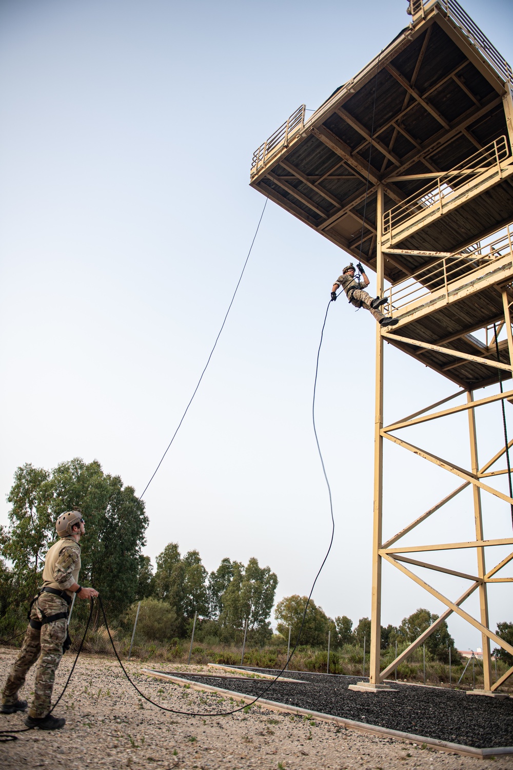 EODMU 8 conducts tower training operations