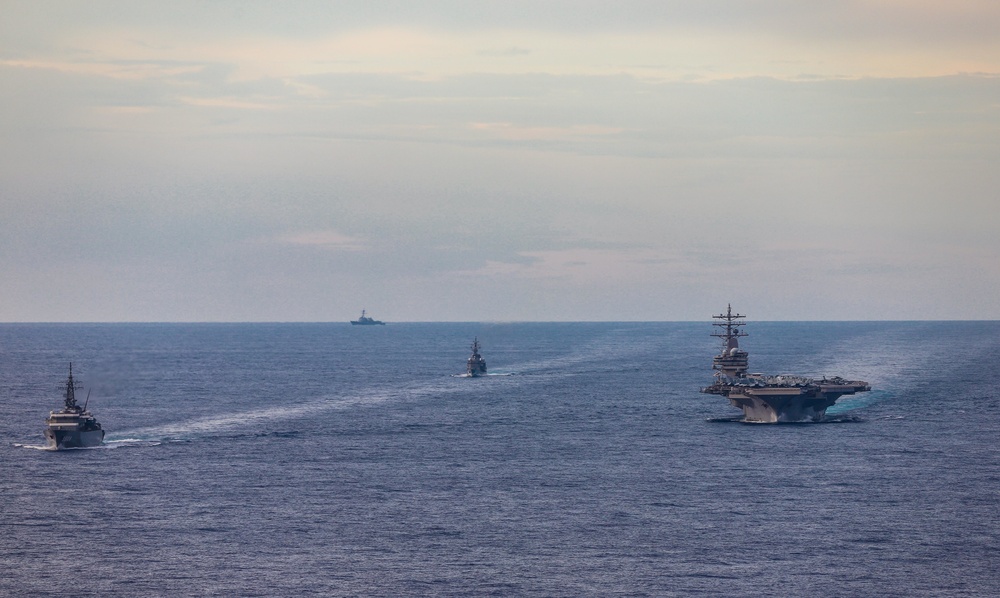 JMSDF conducts PASSEX with USS Ronald Reagan