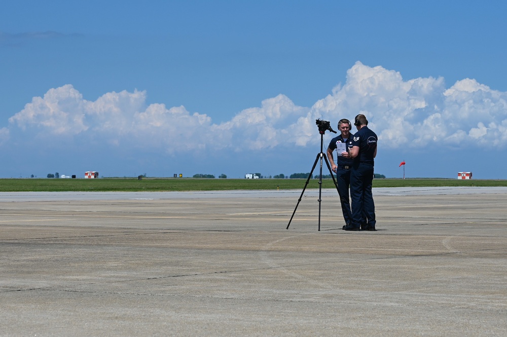 Air Force Thunderbirds train and recertify at Langley