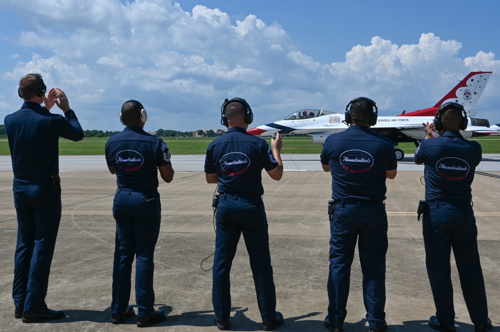 Air Force Thunderbirds train and recertify at Langley