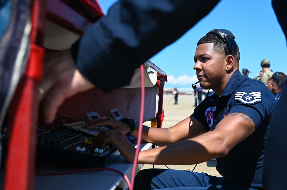 Air Force Thunderbirds train and recertify at Langley