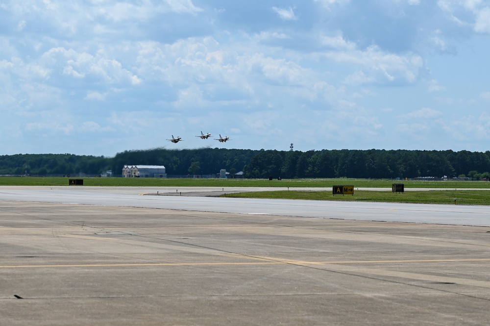 Air Force Thunderbirds train and recertify at Langley