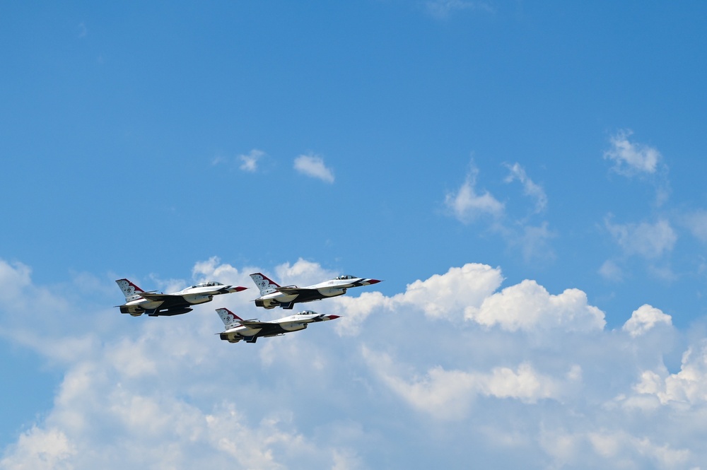 Air Force Thunderbirds train and recertify at Langley
