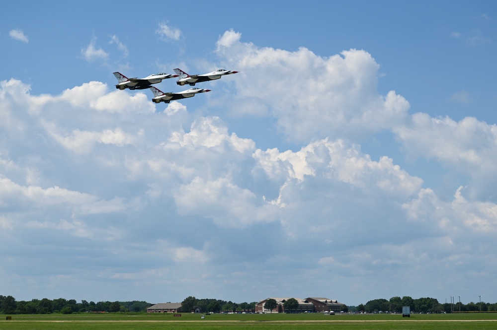 Air Force Thunderbirds train and recertify at Langley