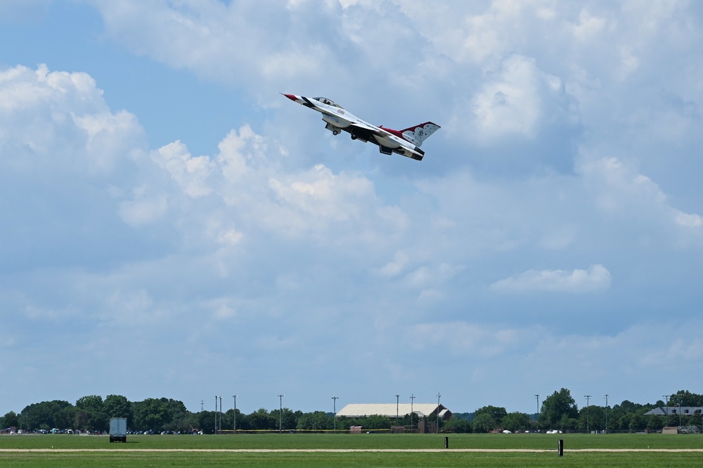 Air Force Thunderbirds train and recertify at Langley