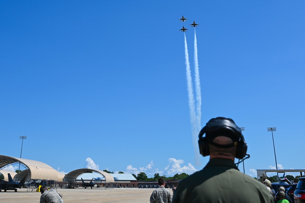 Air Force Thunderbirds train and recertify at Langley
