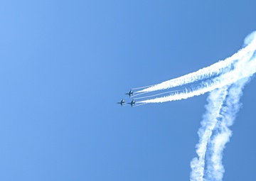 Air Force Thunderbirds train and recertify at Langley