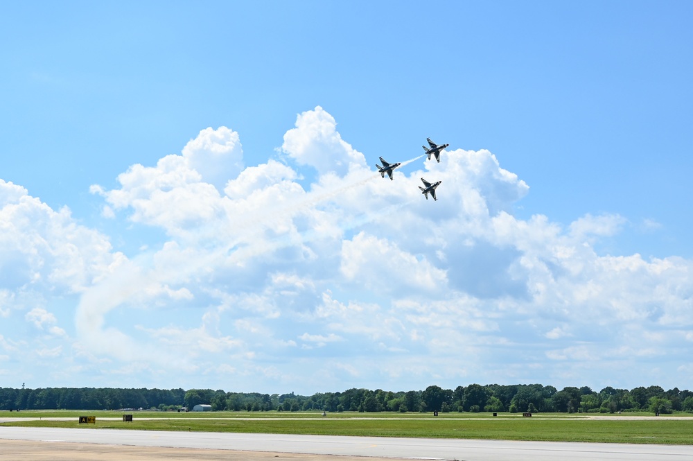 Air Force Thunderbirds train and recertify at Langley