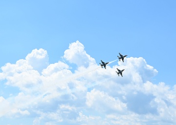 Air Force Thunderbirds train and recertify at Langley