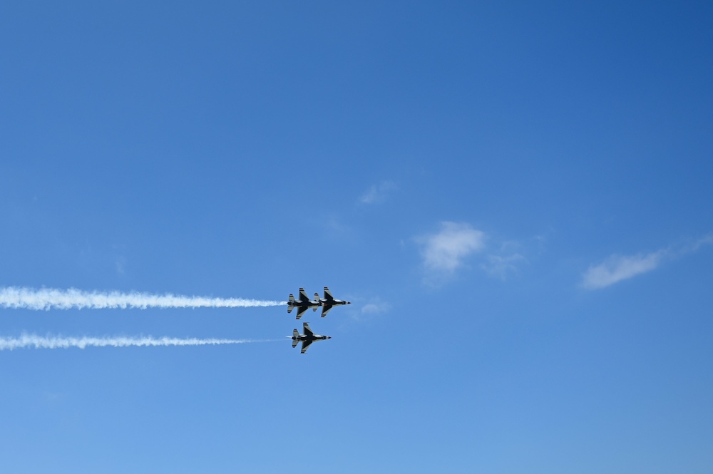 Air Force Thunderbirds train and recertify at Langley