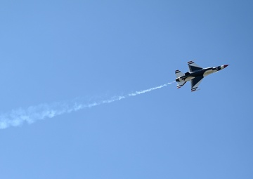 Air Force Thunderbirds train and recertify at Langley