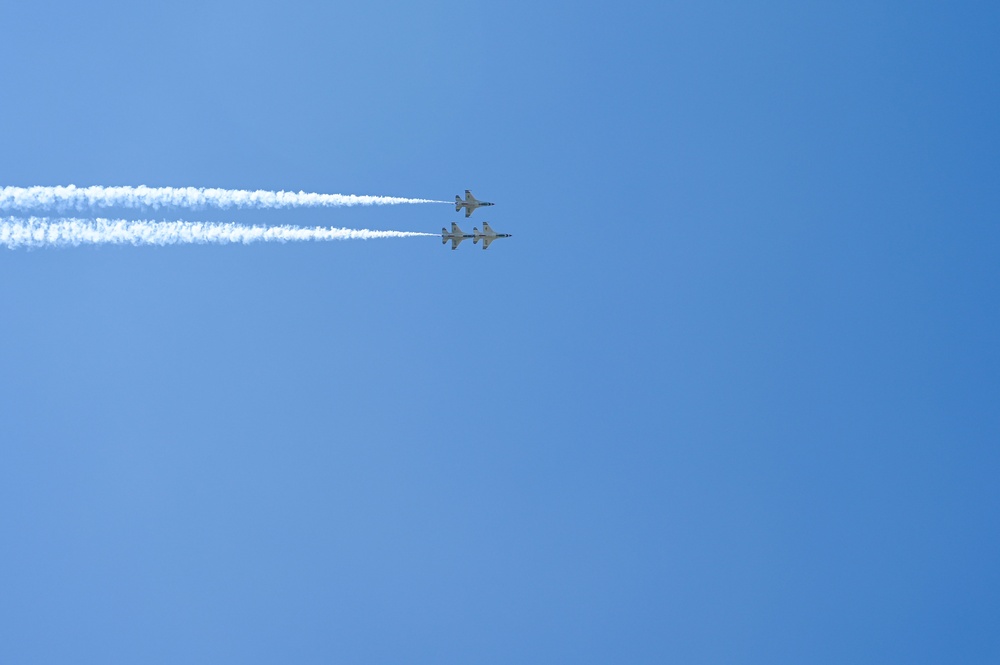 Air Force Thunderbirds train and recertify at Langley