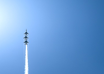 Air Force Thunderbirds train and recertify at Langley